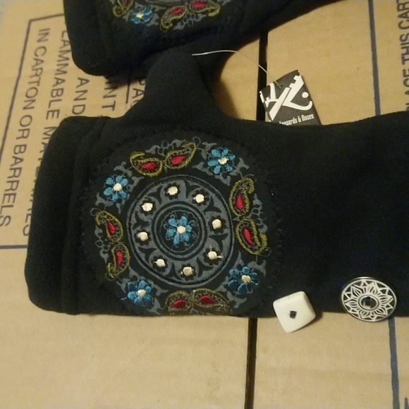 Leopards and roses hand warmers - Picture 2 of 6